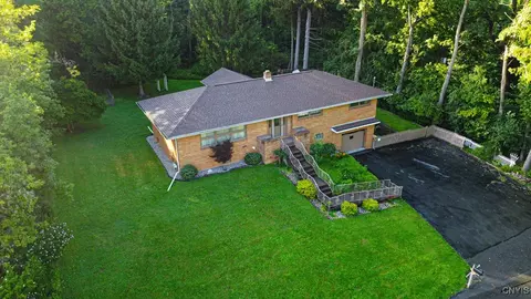 205 Valley View Rd, New Hartford, NY 13413