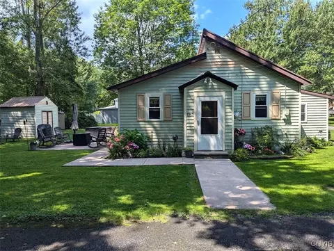 2913 Division St, Vienna, NY 13308