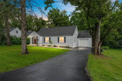 52 Beechwood Rd, New Hartford, NY 13413
