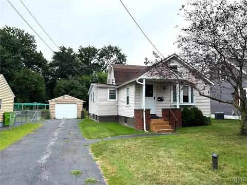 204 Florida Rd N, Salina, NY 13211