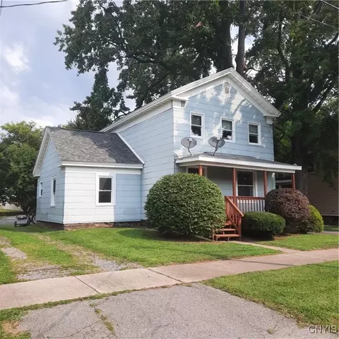 211 Elm St, Oneida, NY 13421