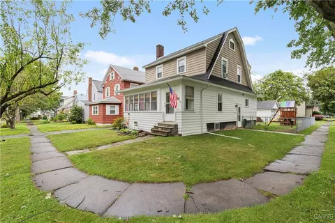 1143 S Glencove Rd, Syracuse, NY 13206