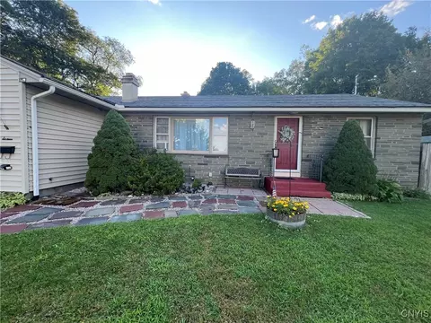 16 Jessica Pl, Whitestown, NY 13492