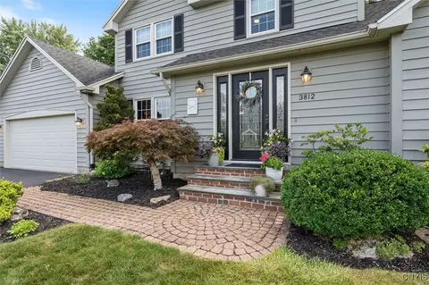 3812 Eider Down Path, Clay, NY 13090 photo 3