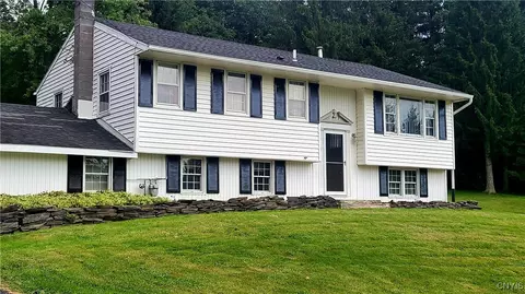 1 Melinda Ln, Tully, NY 13159