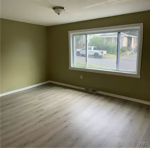 741 E Laurel St, Syracuse, NY 13203 photo 6