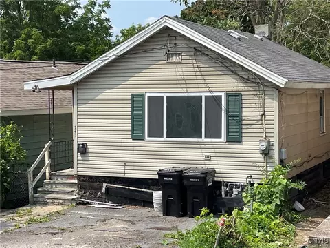 741 E Laurel St, Syracuse, NY 13203 photo 2