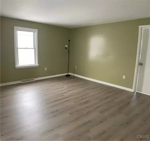 741 E Laurel St, Syracuse, NY 13203 photo 5