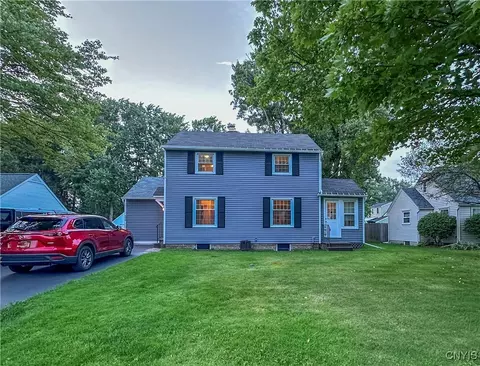306 Palmer Dr, Syracuse, NY 13212