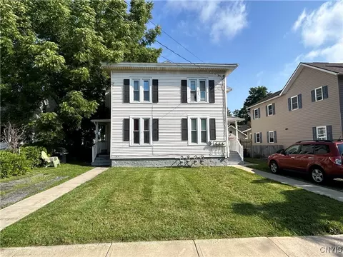 43 Pulaski St, Auburn, NY 13021