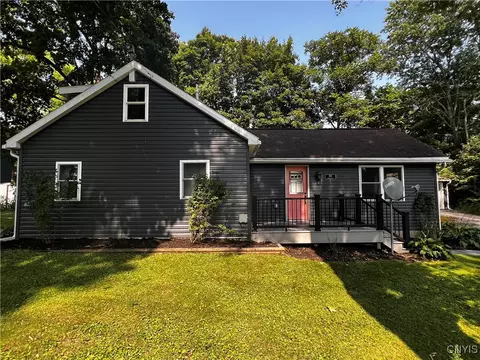104 Cherry St, Schroeppel, NY 13135 photo 2