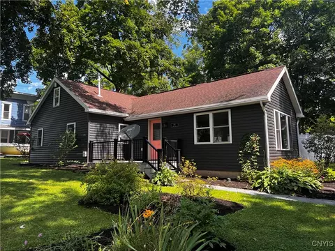 104 Cherry St, Schroeppel, NY 13135