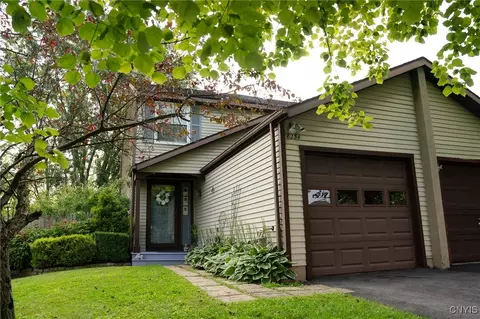 8234 Trevi Ln, Clay, NY 13041