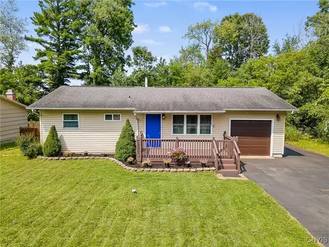 141 Henderson Blvd, Van Buren, NY 13209