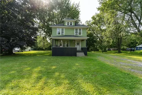 561 Eastern Blvd, Watertown, NY 13601