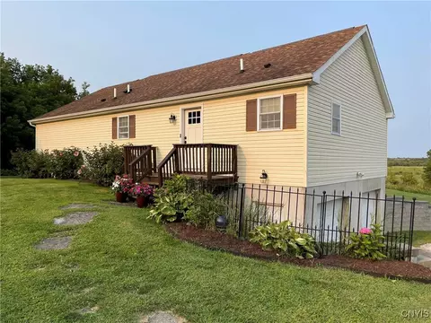 29037 Steinhilber Rd, Le Ray, NY 13637