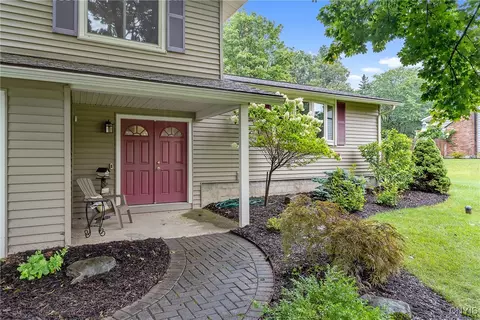 5040 Majors Dr, Onondaga, NY 13215