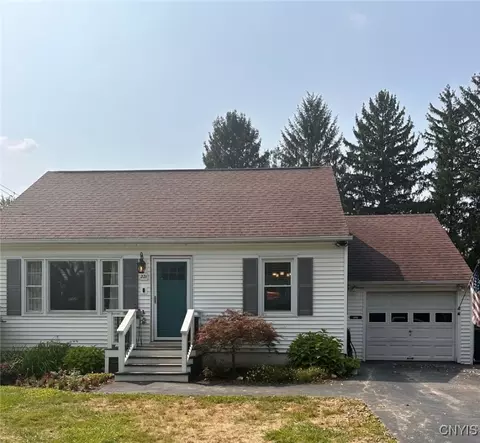 221 Edgewood Pl, Minoa, NY 13116