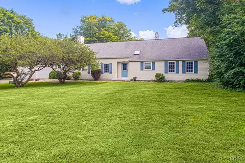 1 Compton Rd, New Hartford, NY 13413