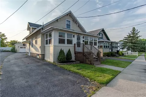 825 Davidson St, Watertown, NY 13601