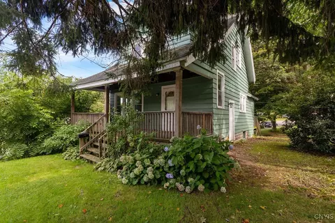 874 Oneida St, Fulton, NY 13069