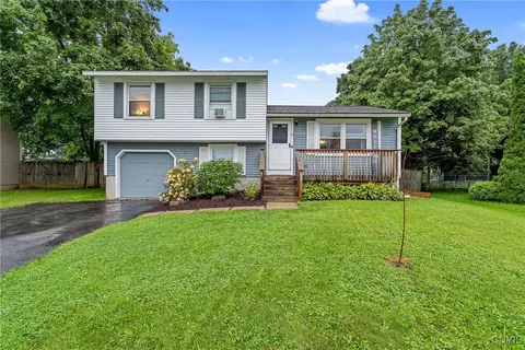 7388 Oakpost Rd, Clay, NY 13088