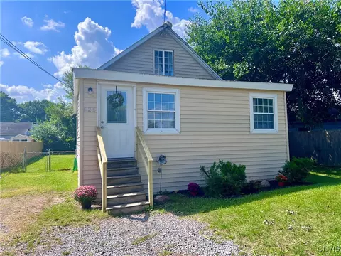 625 Breman Ave, Salina, NY 13211