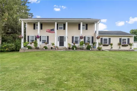 15 Fishermans Crk, Van Buren, NY 13027