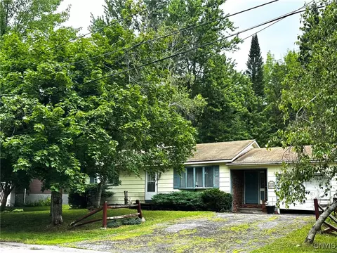 1323 Eldorado Rd, Utica, NY 13502
