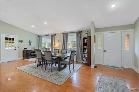 5306 Poster Ln, Fayetteville, NY 13066 photo 4