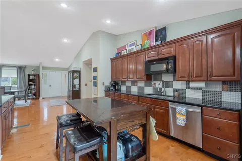 5306 Poster Ln, Fayetteville, NY 13066 photo 8