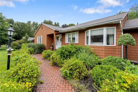 5306 Poster Ln, Fayetteville, NY 13066 photo 2