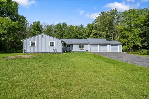 8857 Oswego Rd, Lysander, NY 13027