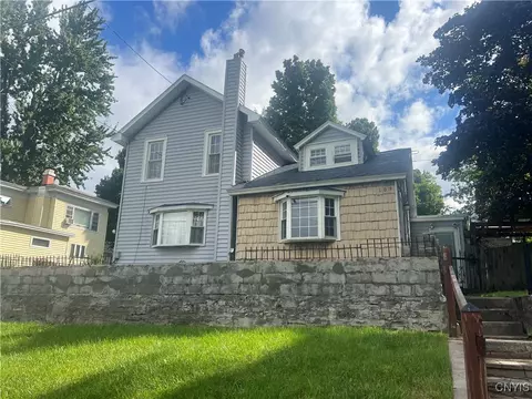 109 N 5th St, Fulton, NY 13069