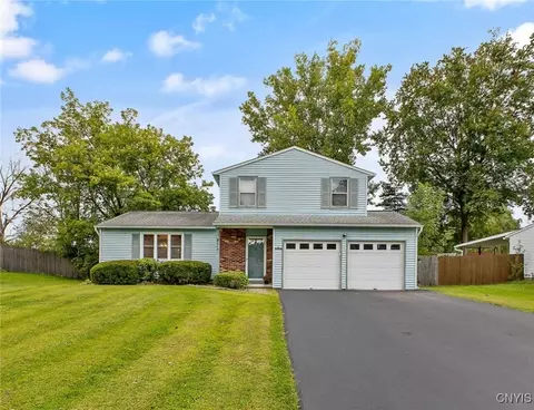 8115 Sloop Dr, Cicero, NY 13039