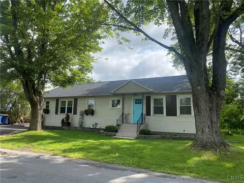 5282 Oneida St, Oneida, NY 13421