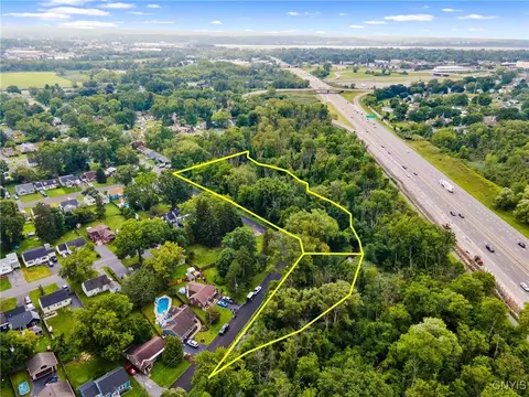 000 Kirsch Dr, Salina, NY 13211