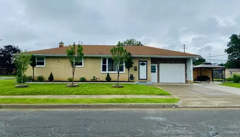 26 Angelacrest Ln, West Seneca, NY 14224