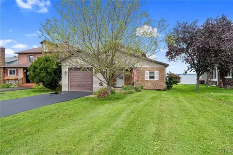 6995 Van Antwerp Dr, Cicero, NY 13039