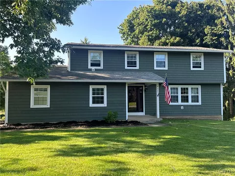 4887 Sherwood Dr, Onondaga, NY 13215