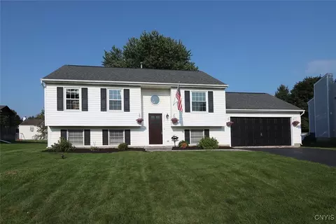 5434 Brisbane Trl, Clay, NY 13041