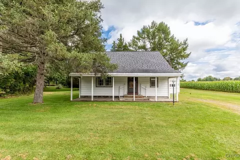 463 Lamson Rd, Lysander, NY 13027