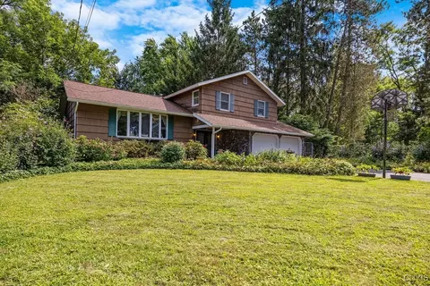 7530 Elmcrest Rd, Salina, NY 13090