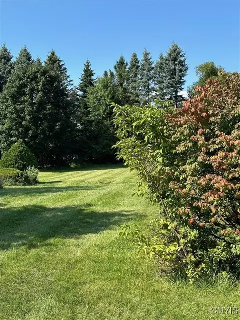 325 W Rasbach St, Lenox, NY 13032
