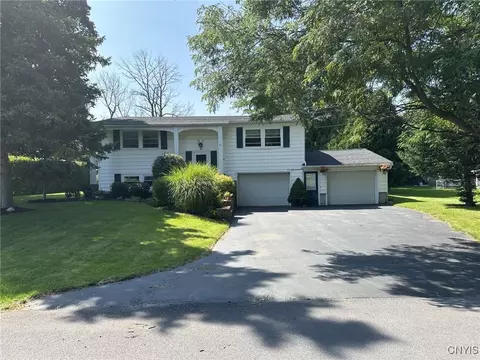 47 Wegman St, Sennett, NY 13021