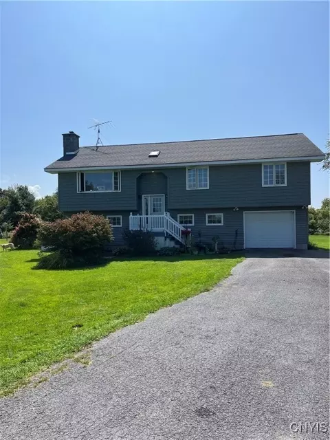 9432 Montario Point Rd, Mannsville, NY 13661