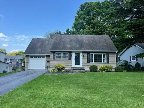 125 Gordon Pkwy, Syracuse, NY 13219