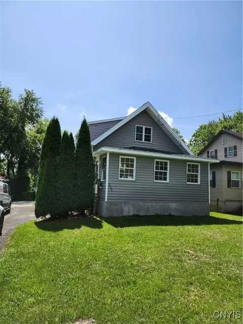 225 Richfield Blvd, Salina, NY 13211