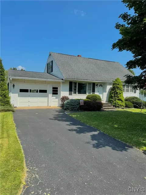 35 Jarvis St, Auburn, NY 13021