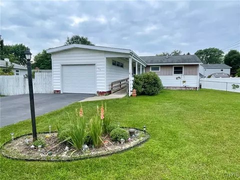 305 Allen Rd, Syracuse, NY 13212